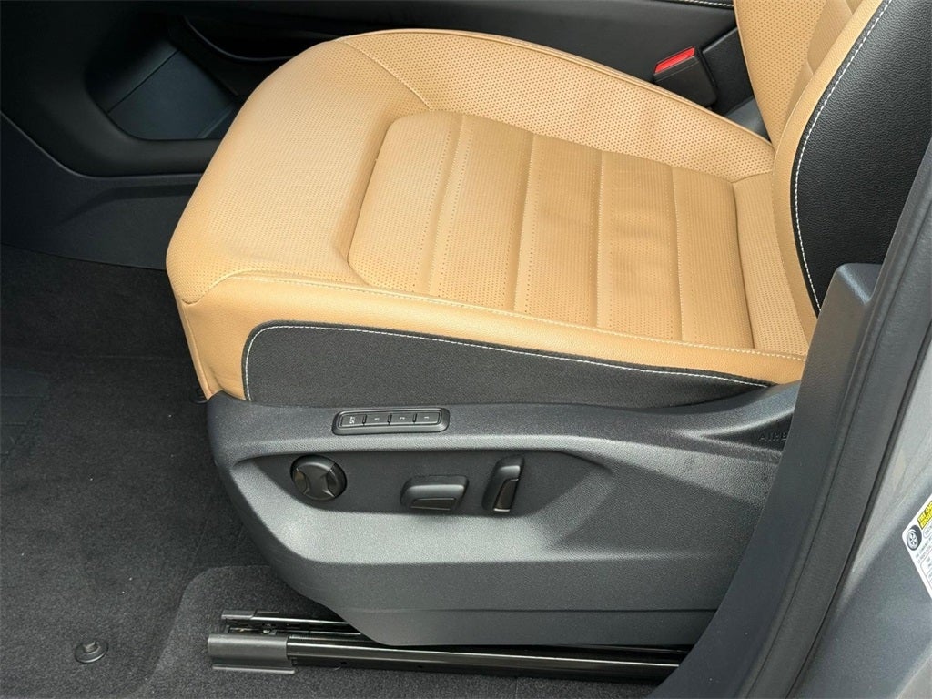 2025 Volkswagen Atlas Cross Sport 2.0T SEL R-Line Black