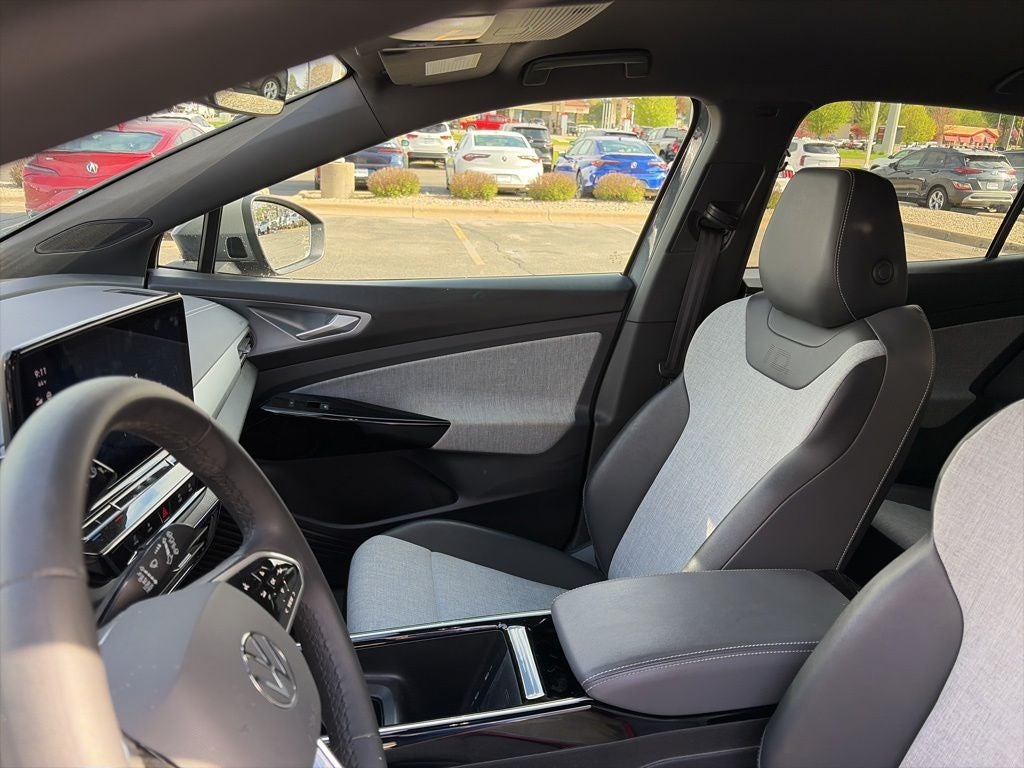 2023 Volkswagen ID.4 Pro
