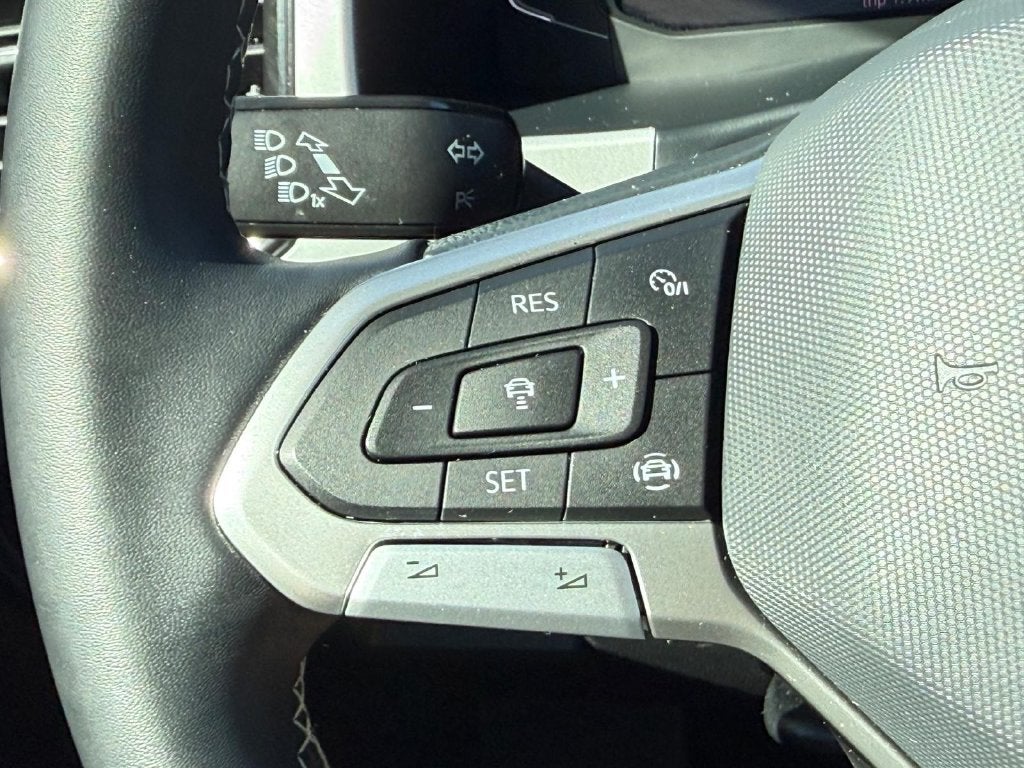 2023 Volkswagen Atlas Cross Sport 2.0T SE w/Technology