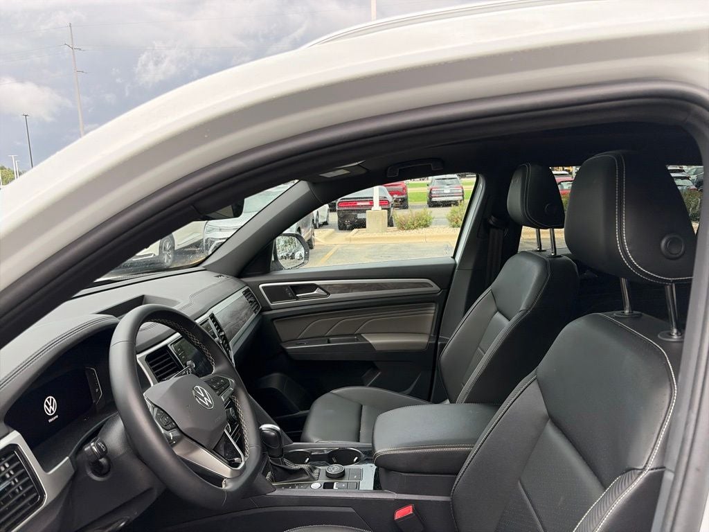 2023 Volkswagen Atlas Cross Sport 2.0T SE w/Technology