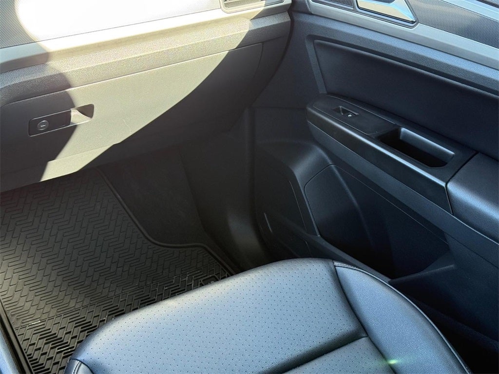 2021 Volkswagen Atlas 3.6L V6 SE w/Technology R-Line