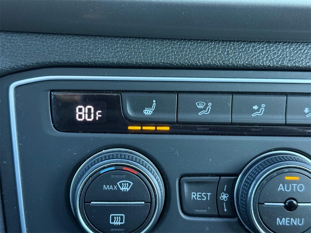 2021 Volkswagen Atlas 3.6L V6 SE w/Technology R-Line