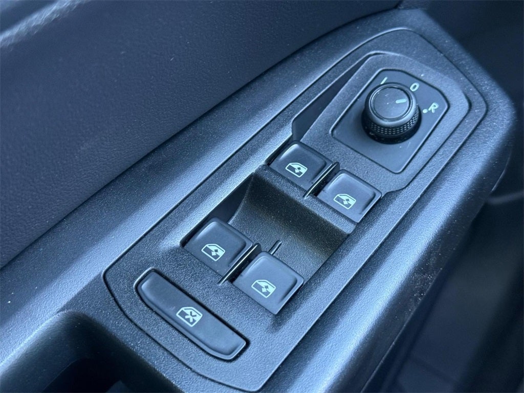 2021 Volkswagen Atlas 3.6L V6 SE w/Technology R-Line