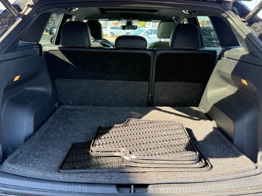 2023 Volkswagen Atlas Cross Sport 3.6L V6 SEL R-Line