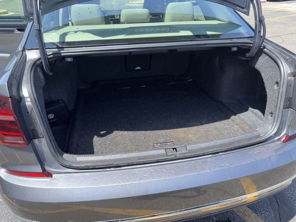 2017 Volkswagen Passat SEL Premium