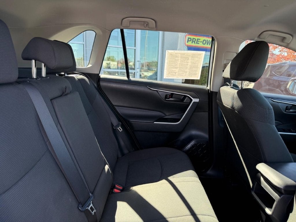 2020 Toyota RAV4 LE