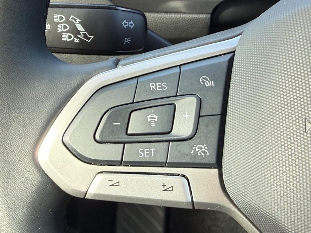 2024 Volkswagen Tiguan 2.0T Wolfsburg Edition