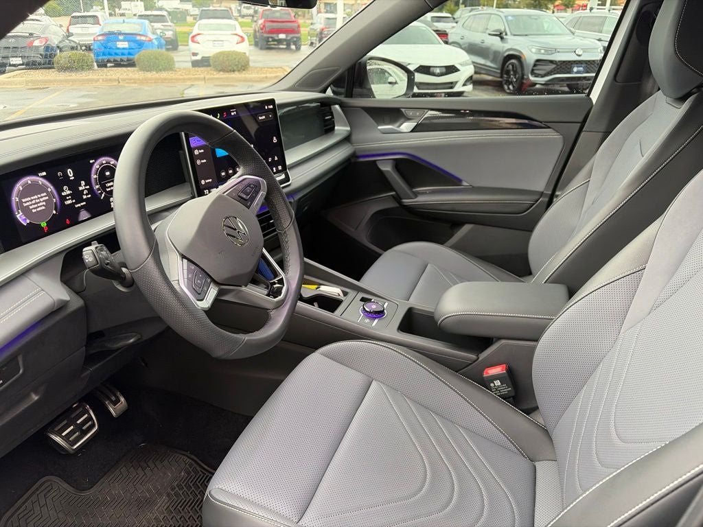 2025 Volkswagen Tiguan 2.0T SE R-Line Black
