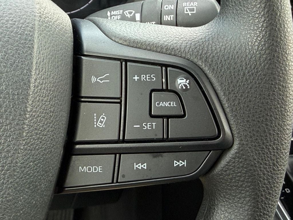 2025 Toyota Sienna LE 8 Passenger