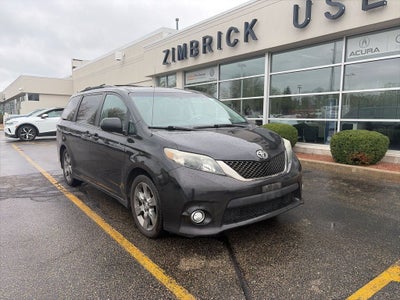 2012 Toyota Sienna SE 8 Passenger