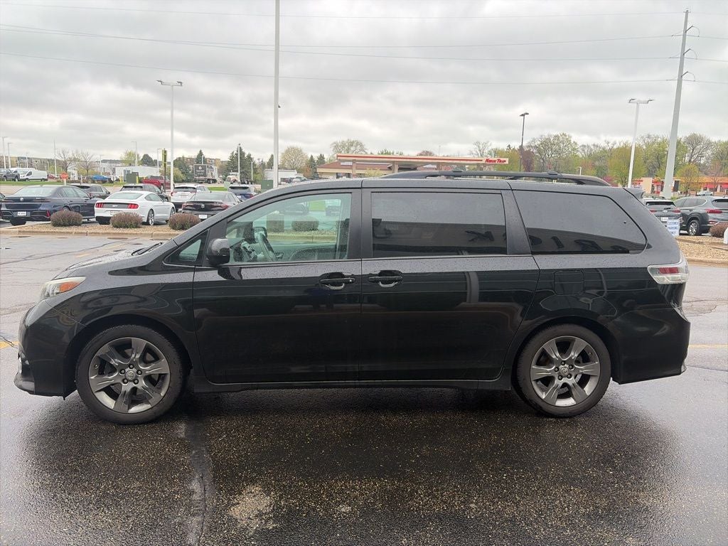 2012 Toyota Sienna SE 8 Passenger