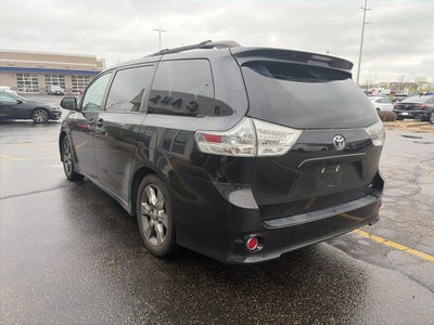 2012 Toyota Sienna SE 8 Passenger