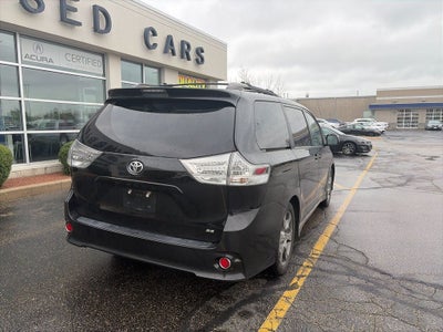 2012 Toyota Sienna SE 8 Passenger
