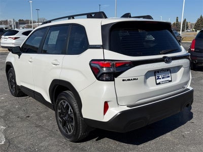 2025 Subaru Forester Base