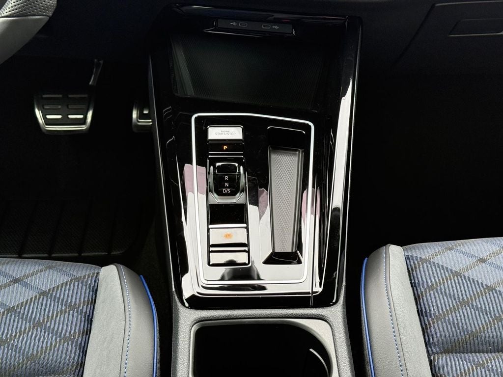 2025 Volkswagen Golf R 2.0T Black Edition