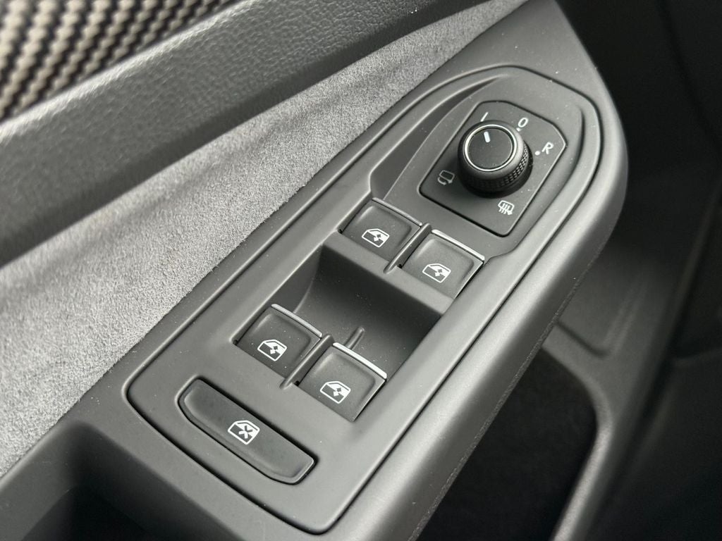 2025 Volkswagen Golf R 2.0T Black Edition