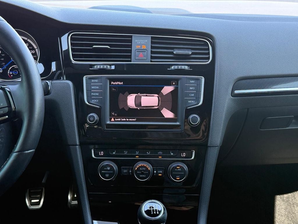 2017 Volkswagen Golf R DCC & Navigation 4Motion 4Motion