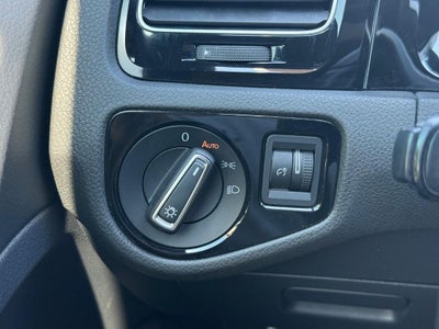 2017 Volkswagen Golf R DCC & Navigation 4Motion 4Motion